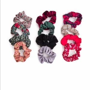 12 DAYS of SCHRUNCHIES HAIR SET NIB